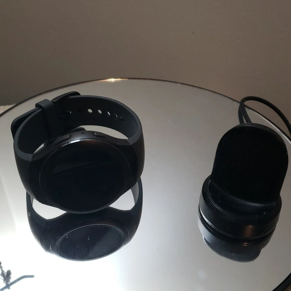 Samsung Gear S2 Smartwatch - Black